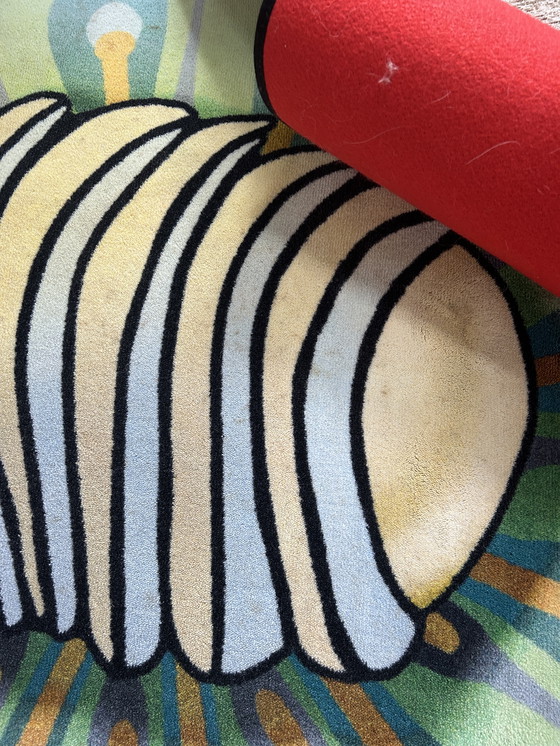 Image 1 of Elena Salmistrato, créatrice du tapis "Draconion".