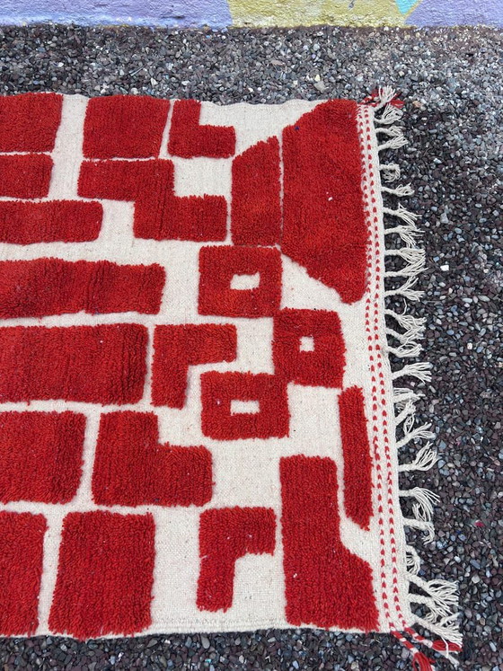 Image 1 of Handmade Berber rug with authentic traditional red patterns, 150/250 cm