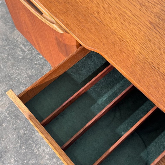 Beautility Teak Sideboard, 1960er Jahre – Holz (photo 9 of 20)