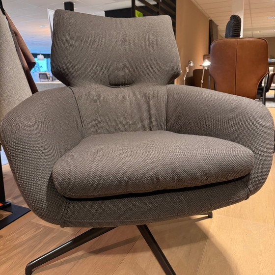 Image 1 of Poltrona Leolux Lloyd con pouf