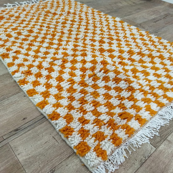 Image 1 of Moroccan Tile Carpet In White And Orange - Marokkanischer Schachbrettteppich In Weiß Und Orange