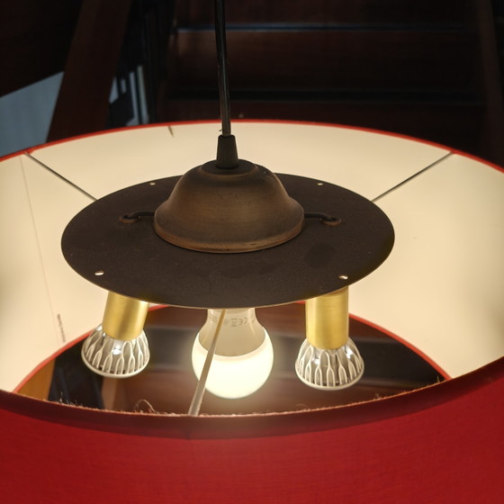 Image 1 of Lampada a sospensione Stéphane Davidts Ø40 cm – Paralume in tessuto rosso
