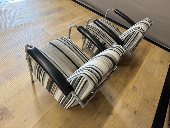 Image 1 of 2 Sillón Leolux Scylla con tela a rayas