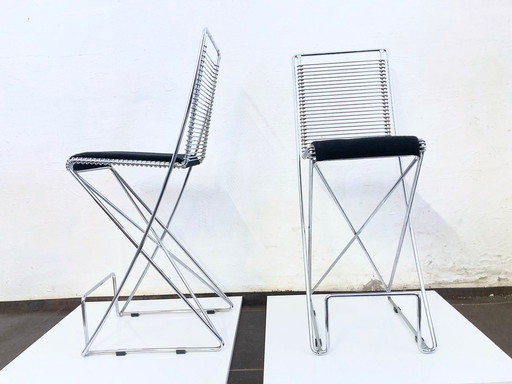 2 barkrukken, model Kreuzschwinger, ontworpen door Till Behrens voor Schlubach, jaren 80.