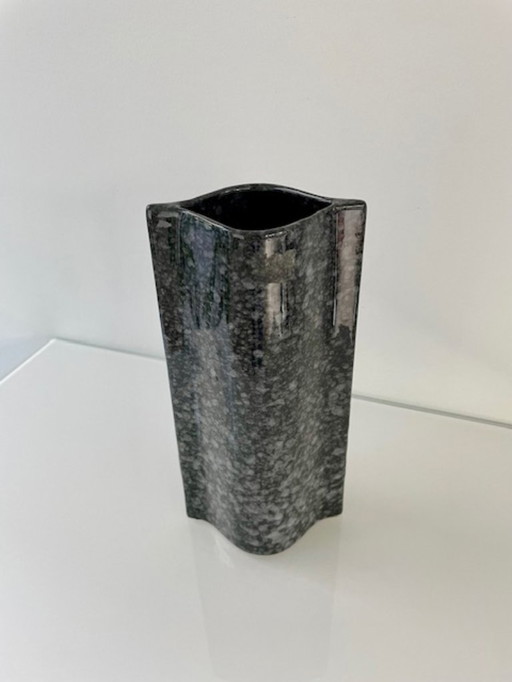 Vaso postmoderno antracite di forma ellittica