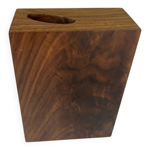 Minimalistisch design houten vaas