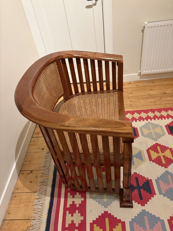 Image 1 of Rotan stoel mahoni hout