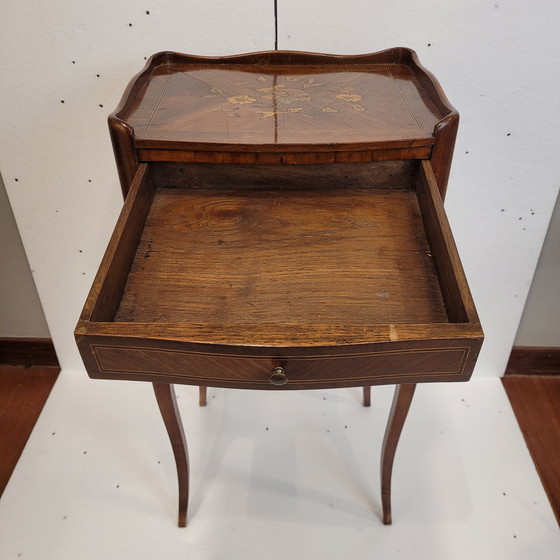 Image 1 of Mesa auxiliar trampantojo libros, estilo Napoleón III, madera y taracea, f. s. XIX - Francia 