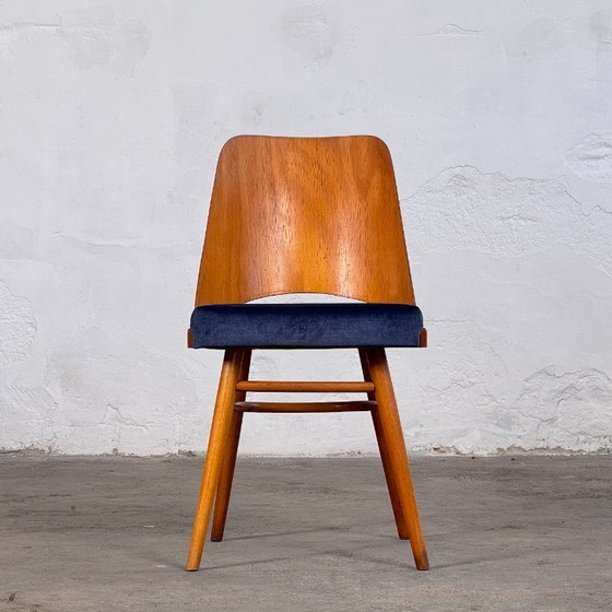 Image 1 of Eetkamerstoelen uit het midden van de 20e eeuw van Radomír Hofman voor TON, 1950