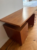 Bureau en bois Midcentury avec plateau flottant