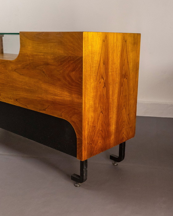 Image 1 of Bancone da negozio vintage con espositore in vetro in castagno, Spagna, circa 1970