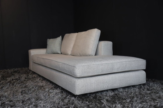 Image 1 of Minotti Williams 3-zitsbank met lounge – nieuw gestoffeerd