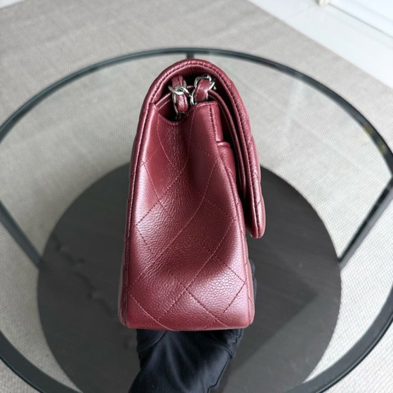 Image 1 of Chanel Classic Flap Jumbo - Caviar 30CM Dubbele klep, gewatteerd, bordeauxrood, zilverkleurige hardware