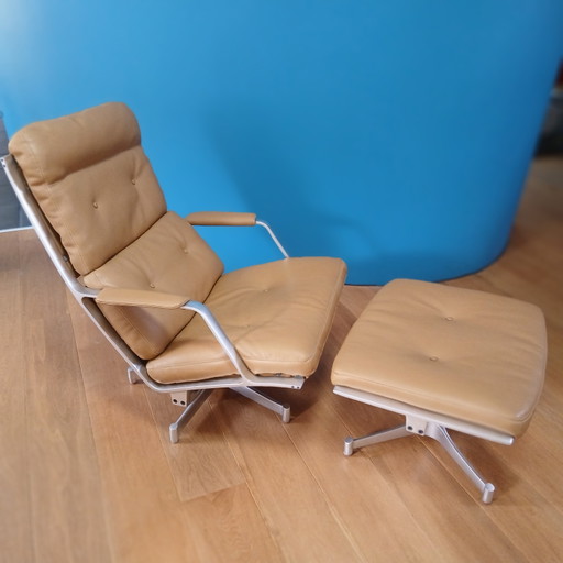 Sessel und Hocker FK85 von Fabricius und Kastholm für die Restaurants von Kill International