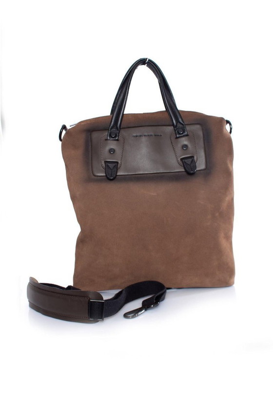Image 1 of Borsa Diesel Black Gold in pelle scamosciata marrone con tracolla.