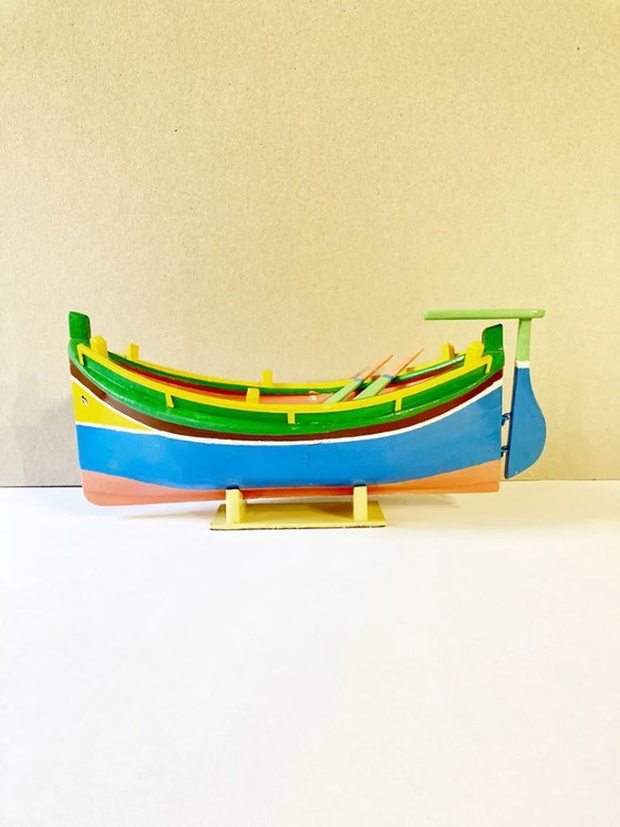 Image 1 of Modellino di barca da pesca in legno dipinto