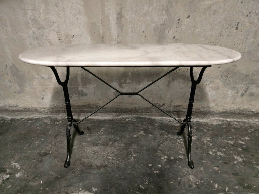 Table bistrot ovale en marbre blanc et piètement en fonte noire - 120 cm – eettafels, Marble, Cast Iron