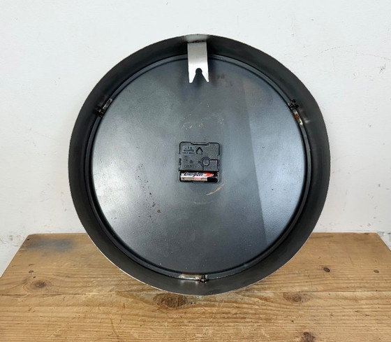 Image 1 of Grijze industriële fabriekswandklok van Chronotechna, jaren 50
