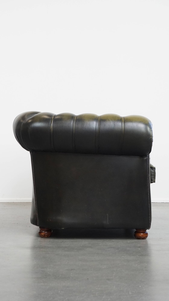 Image 1 of Grünes Vintage English Leder Chesterfield 2-Sitzer Sofa
