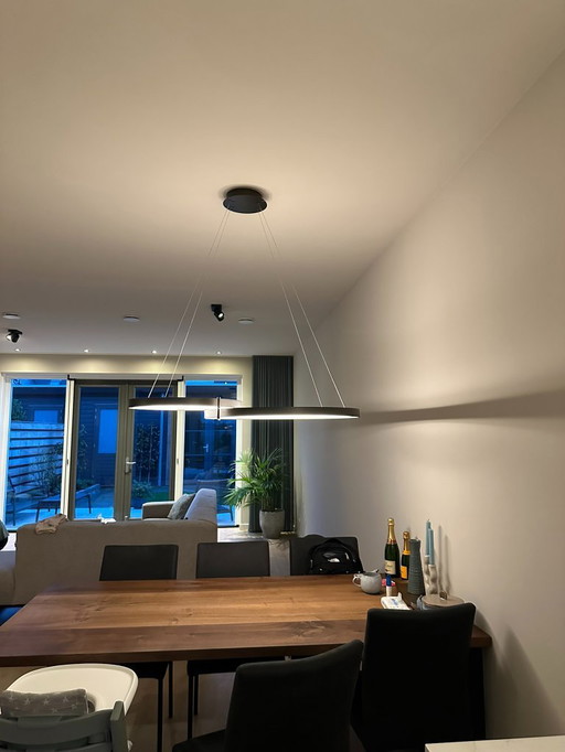 Lampe suspendue annulaire à LED de design italien