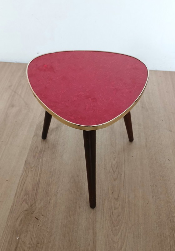 Image 1 of Vijftiger jaren bijzettafel met rood sparkle bovenblad