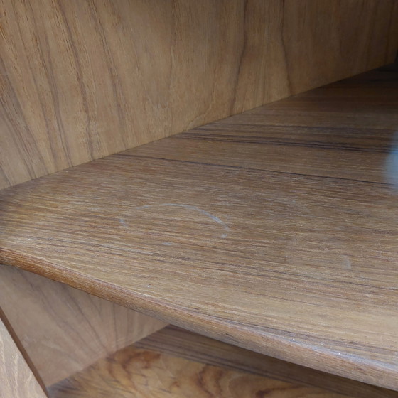 Image 1 of Mobile angolare danese d'epoca, vetrina angolare con illuminazione