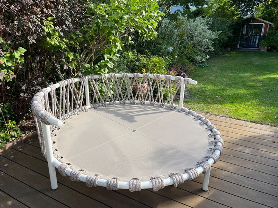 Image 1 of Sofá exclusivo para terraza: el Lovebed de P. Urquiola para Cassina.