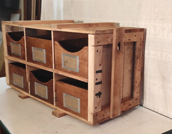 Image 1 of Armario de taller de madera maciza - mediados del siglo XX