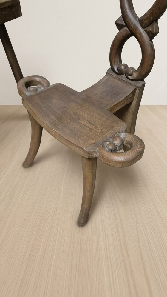 Vintage Sculptural Wooden Table and Two Chairs, Hand-Carved Loop Backrests, 75 × 70 × 56 cm – Consoles (photo 8 of 16)