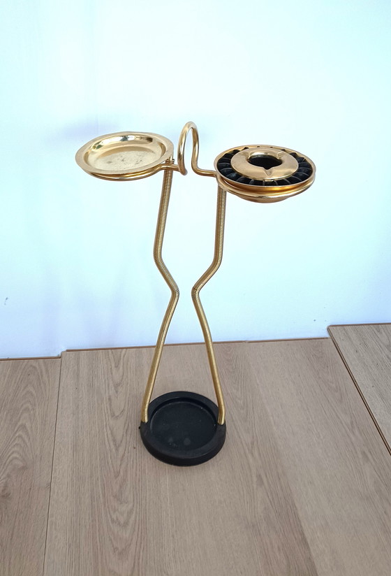 Image 1 of Cenicero de pie con diseño de los años cincuenta