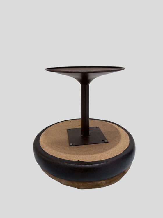 Image 1 of Taburete con base de trompeta de estilo era espacial de mediados de siglo en color marrón Teddy (años 70)