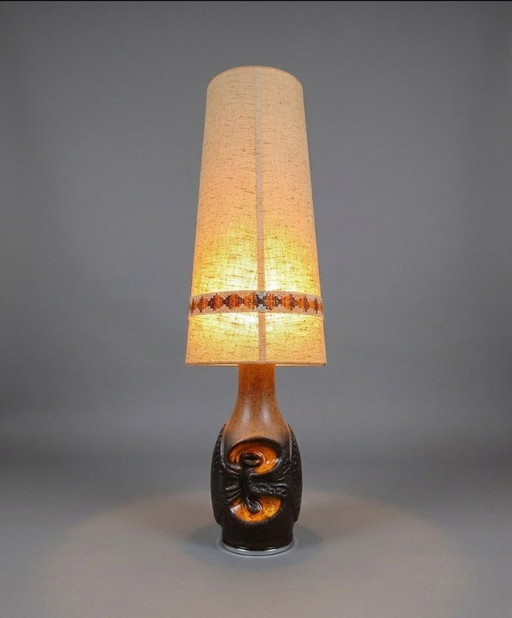 Lámpara de pie monumental de lava gruesa - Alemania Occidental