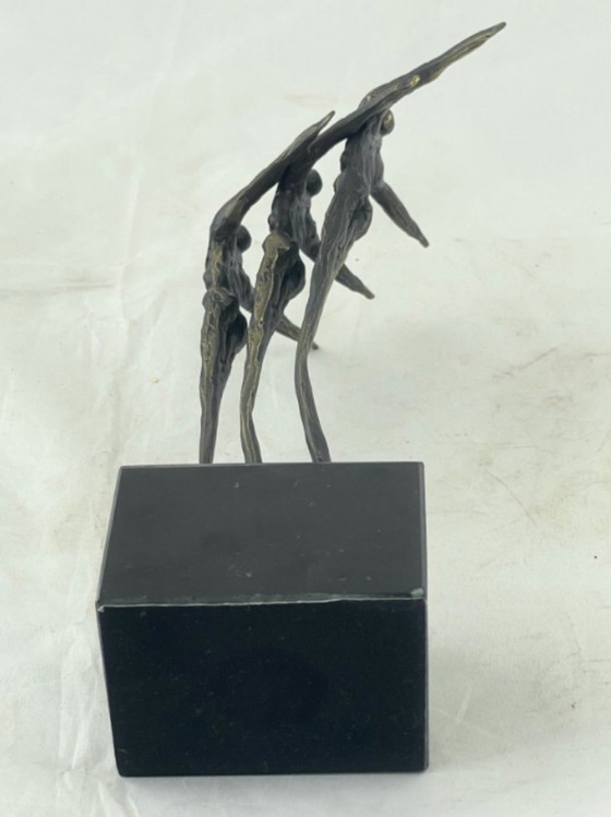 Sculpture 'In stijgende lijn' ('upward trend') - Ger van Tankeren, Art, Bronze, Black (photo 6 of 7)