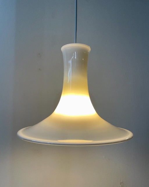 Pendelleuchte Lille Mandarin von Royal Copenhagen – entworfen von Michael Bang