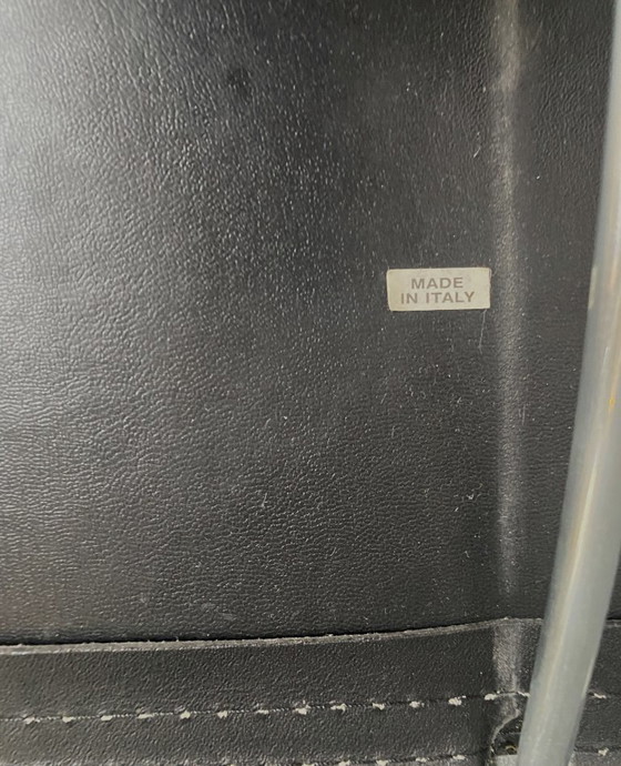 Image 1 of Ensemble de 4 chaises italiennes chromées et en cuir