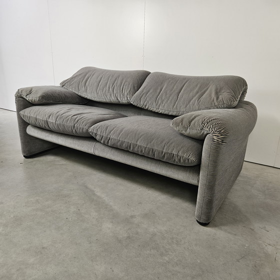 Image 1 of Italiaanse Cassina Maralunga, gestreept lichtgrijs/blauw