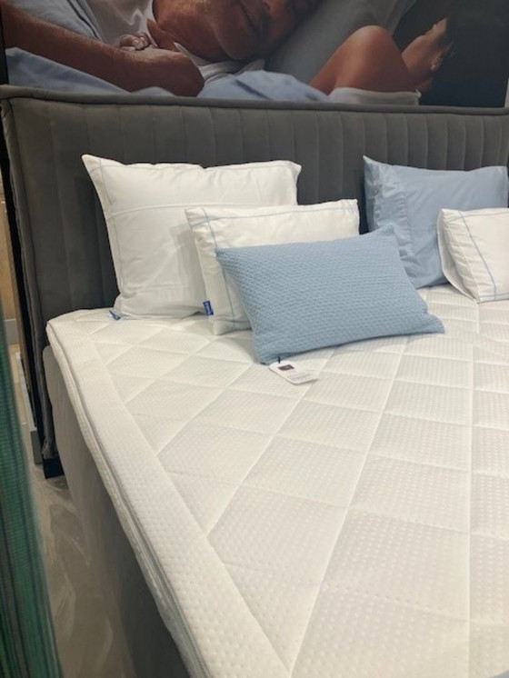 Image 1 of Linea Boxspring Auping 200x220