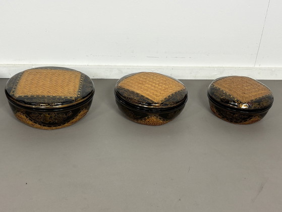 Image 1 of Set of 6 Nesting Boxes in Woven Bamboo and Polychrome Lacquer – Indochina Mid-20th Century