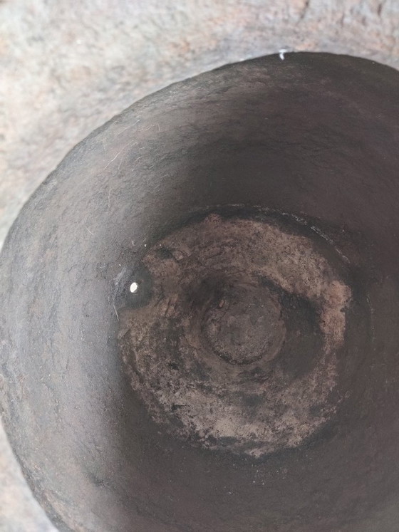 Image 1 of pot en terre cuite ancien, robuste et élégant
