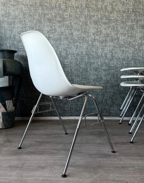 Image 1 of 6x Vitra Eames Plastic Side Chairs RE DSS, entworfen von Charles & Ray Eames für Vitra