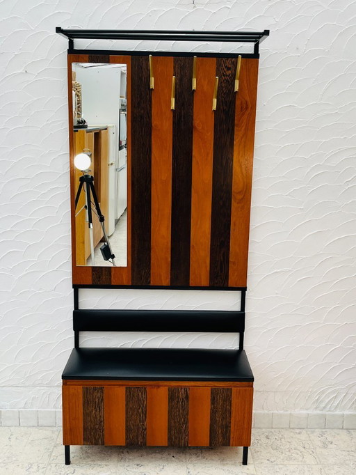 Vintage wandkast met opbergbankje uit de jaren 70.