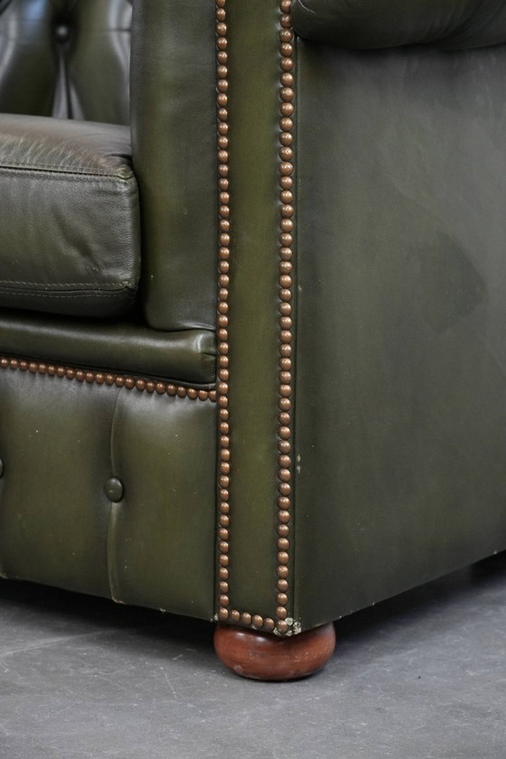 Image 1 of Sillón club Chesterfield de piel de vaca verde de estilo inglés