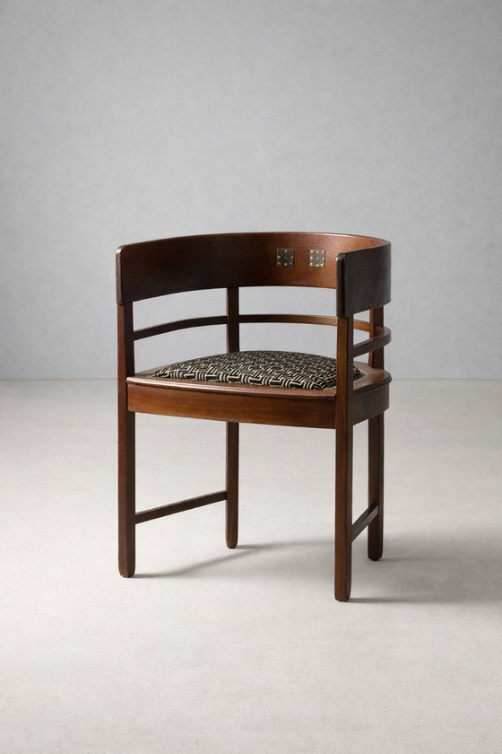 Image 1 of Fauteuil d'Europe centrale du début du XXe siècle avec dossier incrusté