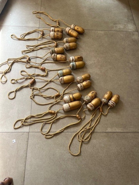 Image 1 of 10 graziosi embrasse classici, ciascuno con due bobine di legno