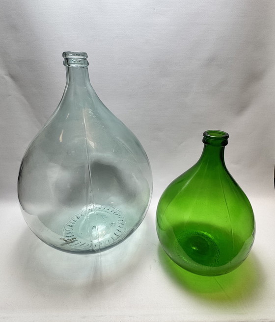 Image 1 of Satz von 2 alten Glasflaschen (VEBAU 54L & 10L, Italien)