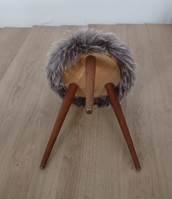 Tabouret Shaggy Années Cinquante – Poufs & repose-pieds, Textile, Bois (photo 6 of 7)