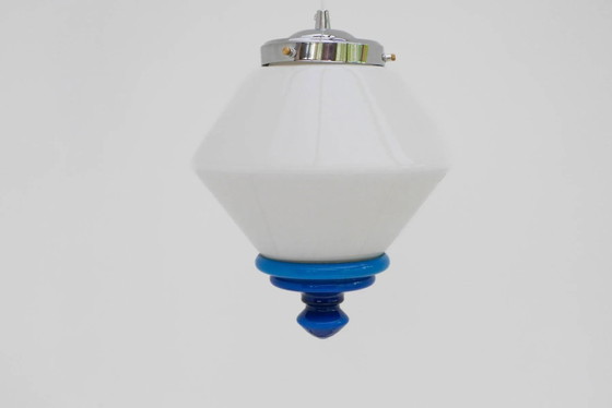 Image 1 of Suspension Art déco scandinave en verre opalin avec détails bleu azur, années 1930