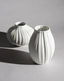 Martin Freyer für Rosenthal „Plissée“ Biskuitporzellan-Vasen-Duo, Deutschland 1968