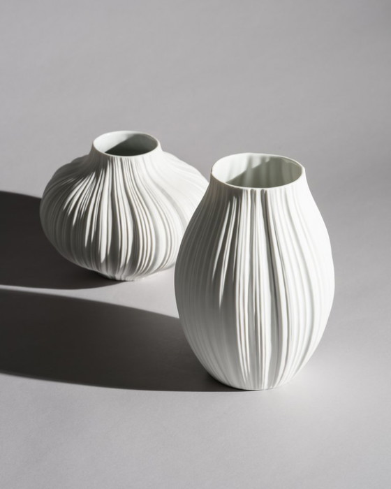 Image 1 of Martin Freyer para Rosenthal "Plissée" Bisque Porcelain Vase Duo, Alemania 1968