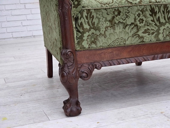 Image 1 of Dänischer Sessel aus den 1950er Jahren, grüner Möbelveloursbezug, geschnitztes Eichenholz.